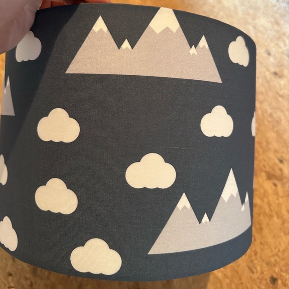 Mountain lampshade for baby nursery - Picture 1 of 4